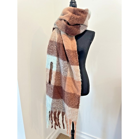 NWOT Tahari Brown Plaid Striped Fringe Soft Blanket Scarf One Size - Picture 2 of 5